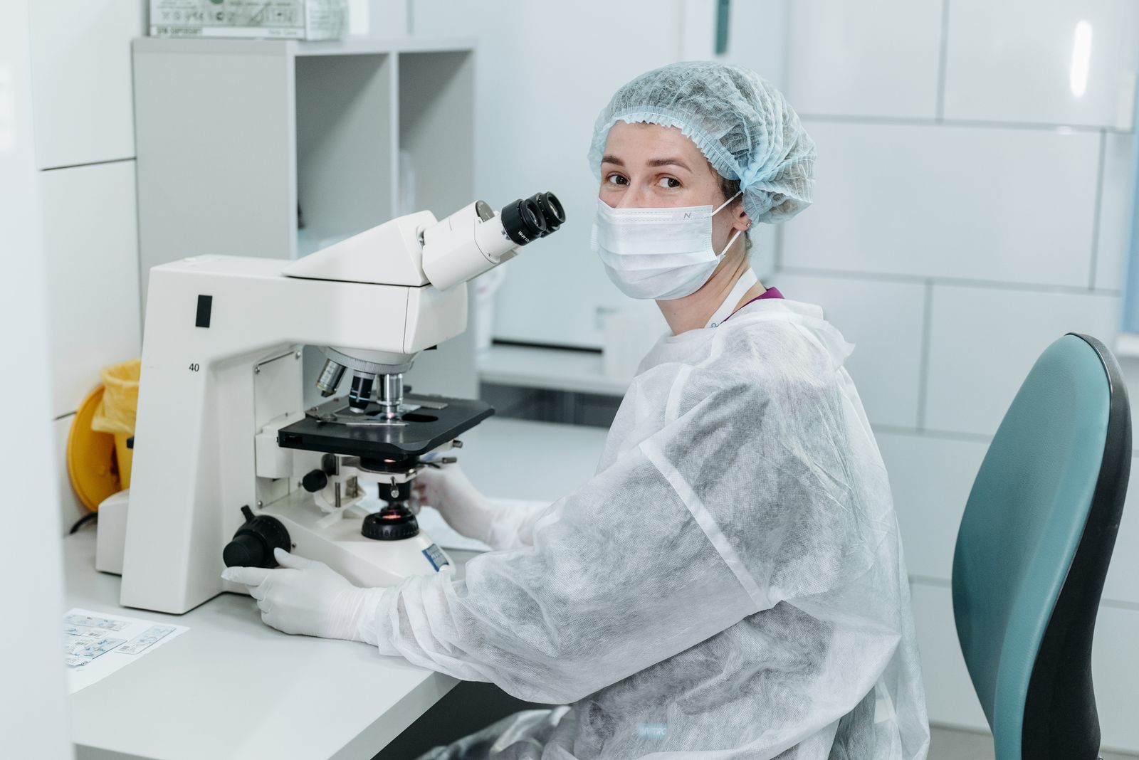 Quality review / clean room photo